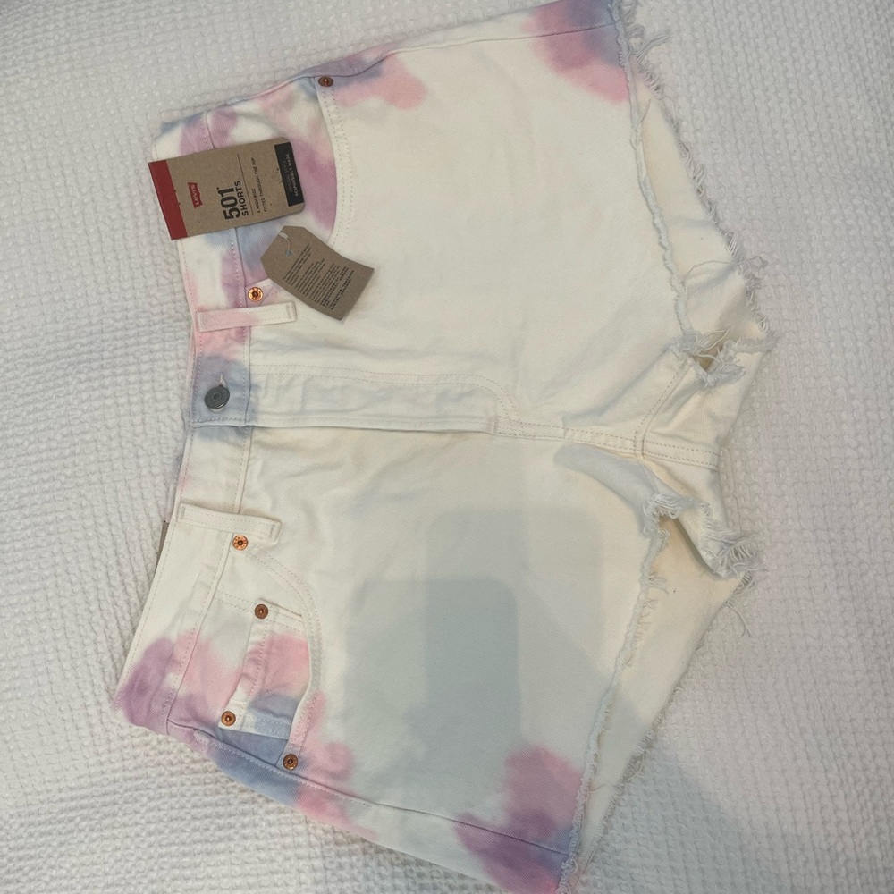 Brand new Levi shorts!! Super cute pinkish red and baby blue details on them!!